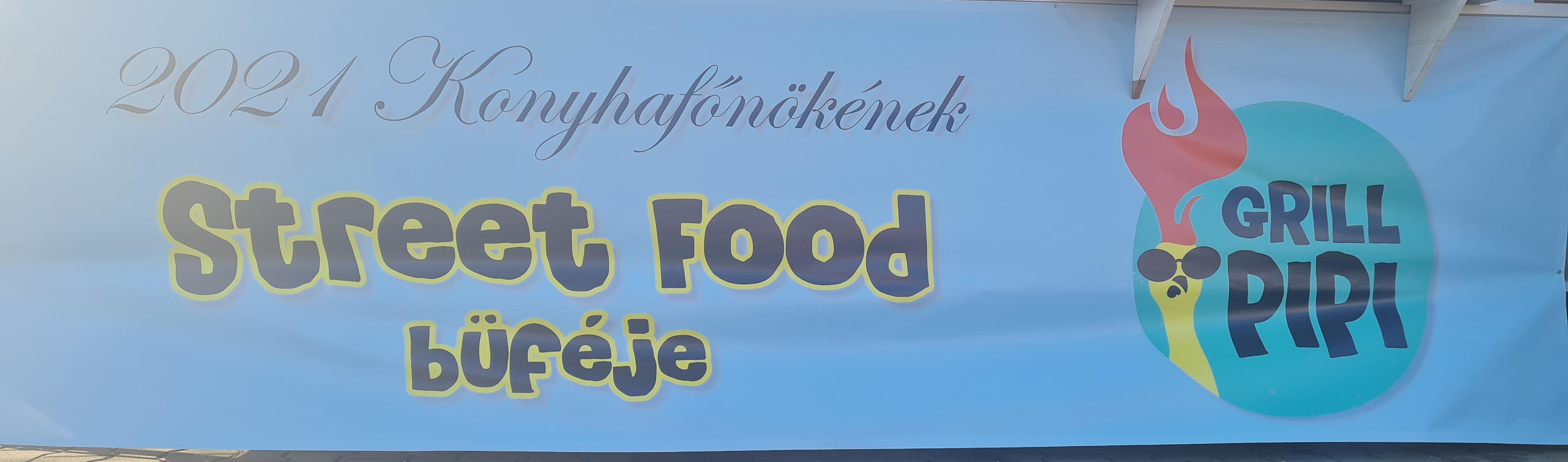 Grill Pipi Food Truck nyílt a Forum parkolóban